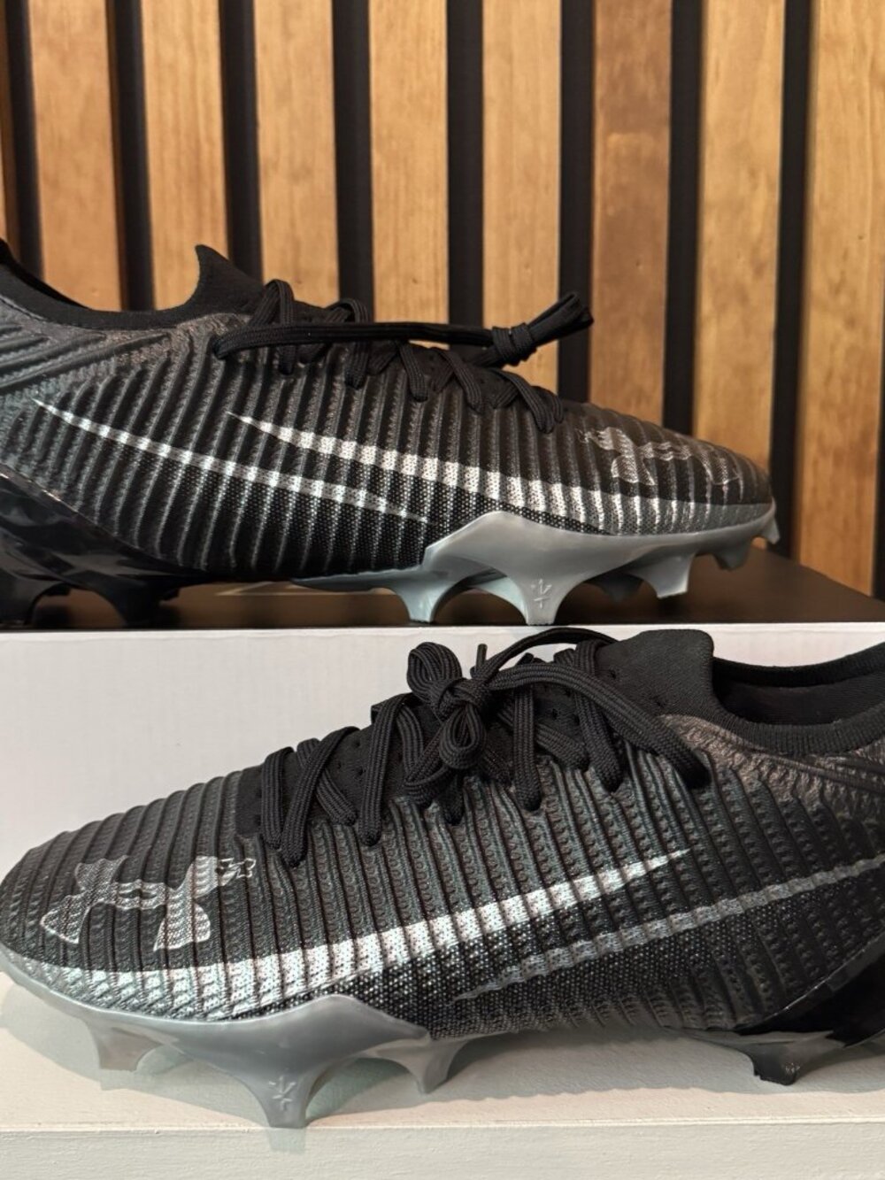 SIZE 11.5 - Under Armour Blur Pro Football Cleats Black Silver 3028220-003 NEW